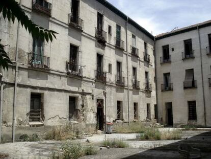 Interior de la Casa de la Duquesa de Sueca entes del inicio de las obras de demolici&oacute;n. 