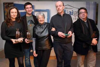 Empezando por la izquierda, Marifé Antuña, Eduardo Vallejo, Asunción Balaguer, Javier Vallejo y Jesús Ruiz Mantilla