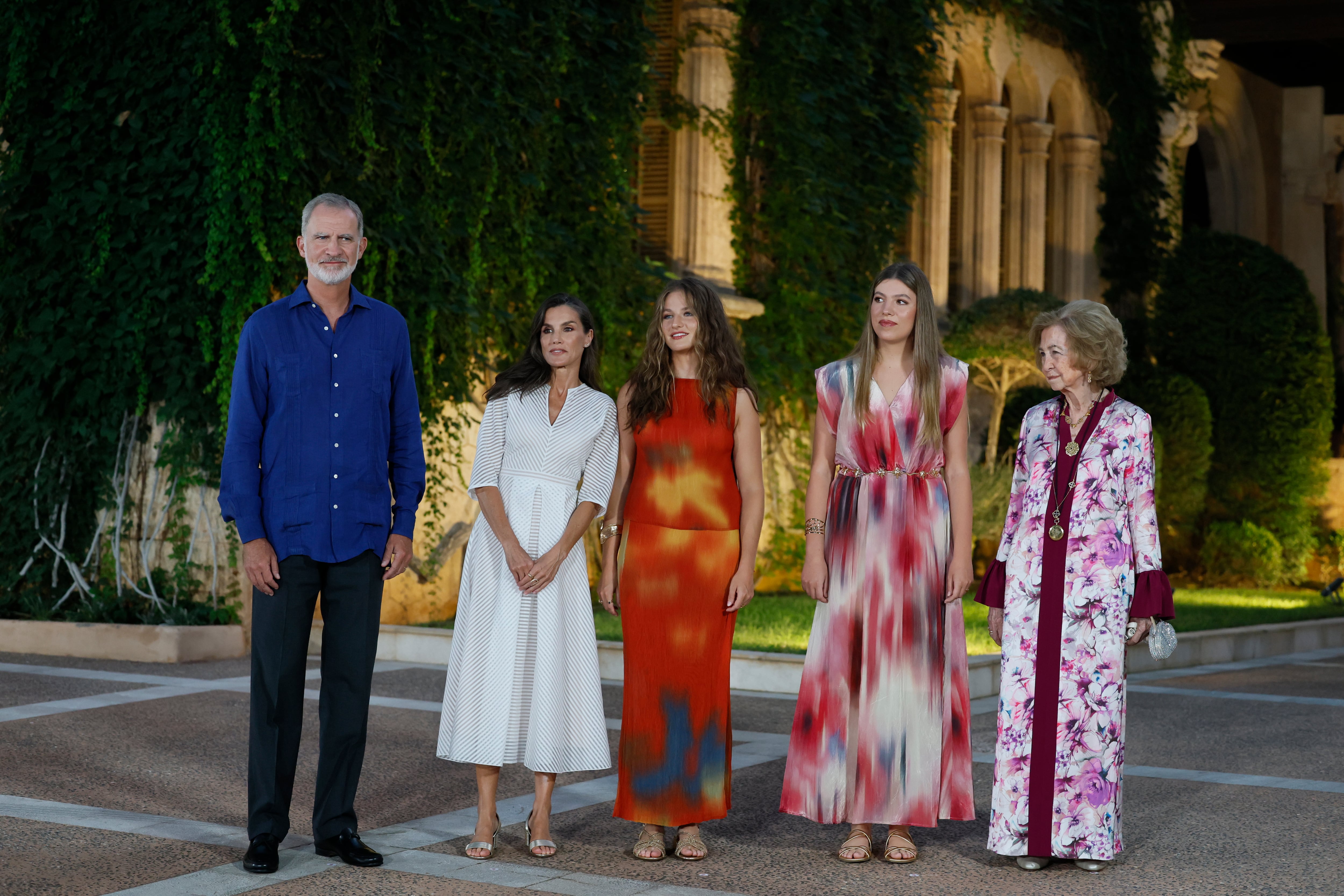 La Familia Real al completo se viste de verano para recibir a la sociedad balear en Marivent