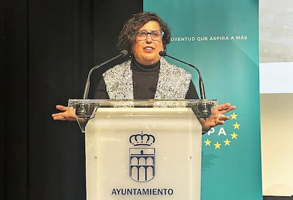 La teniente de alcalde de Segovia, concejala de Hacienda y portavoz del Grupo Municipal del PP, Rosalía Serrano Velasco, en una imagen publicada en el Facebook del Ayuntamiento de Segovia.