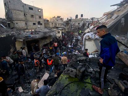 Al Sabura, una zona de Rafah, en el sur de la Franja de Gaza, después de un bombardeo de las fuerzas isarelíes.