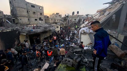 Al Sabura, una zona de Rafah, en el sur de la Franja de Gaza, después de un bombardeo de las fuerzas isarelíes.