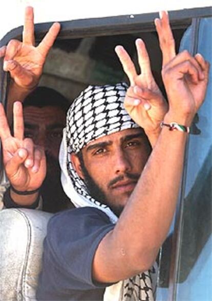 Palestinos liberados por Israel antes del encuentro de hoy de George W. Bush con Abu Mazen y Ariel Sharon.