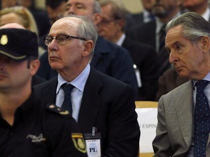 Los expresidentes de Caja Madrid Miguel Blesa y Rodrigo Rato, hoy durante el juicio por las tarjetas 'black'.