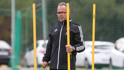 Álvaro Cervera, en un entrenamiento del Cádiz.