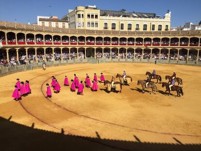 Paseíllo 'goyesco' en la plaza de Ronda.