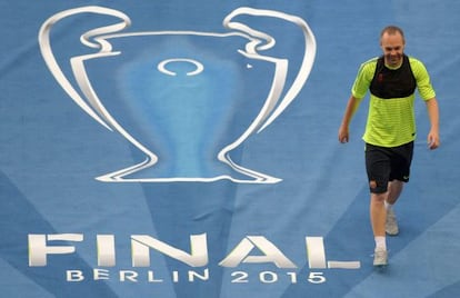 Iniesta, en el último entrenamiento en el Olympiastadion de Berlín.