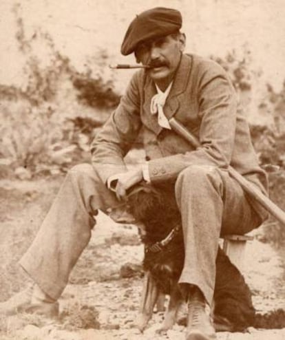 Benito Pérez Galdós, en la finca familiar de Los Lirios en Gran Canaria en 1894.