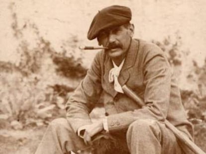 Benito Pérez Galdós, en la finca familiar de Los Lirios en Gran Canaria en 1894.