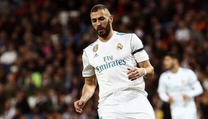 Karim Benzema, ante el portero de Las Palmas.