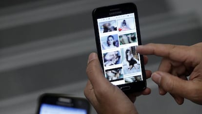 Troca de arquivos pornográficos pelo celular