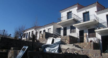 El Hotel Elpis, situado al norte de Lesbos, llevaba siete años abandonado. Ahora se convertirá en un centro para refugiados.