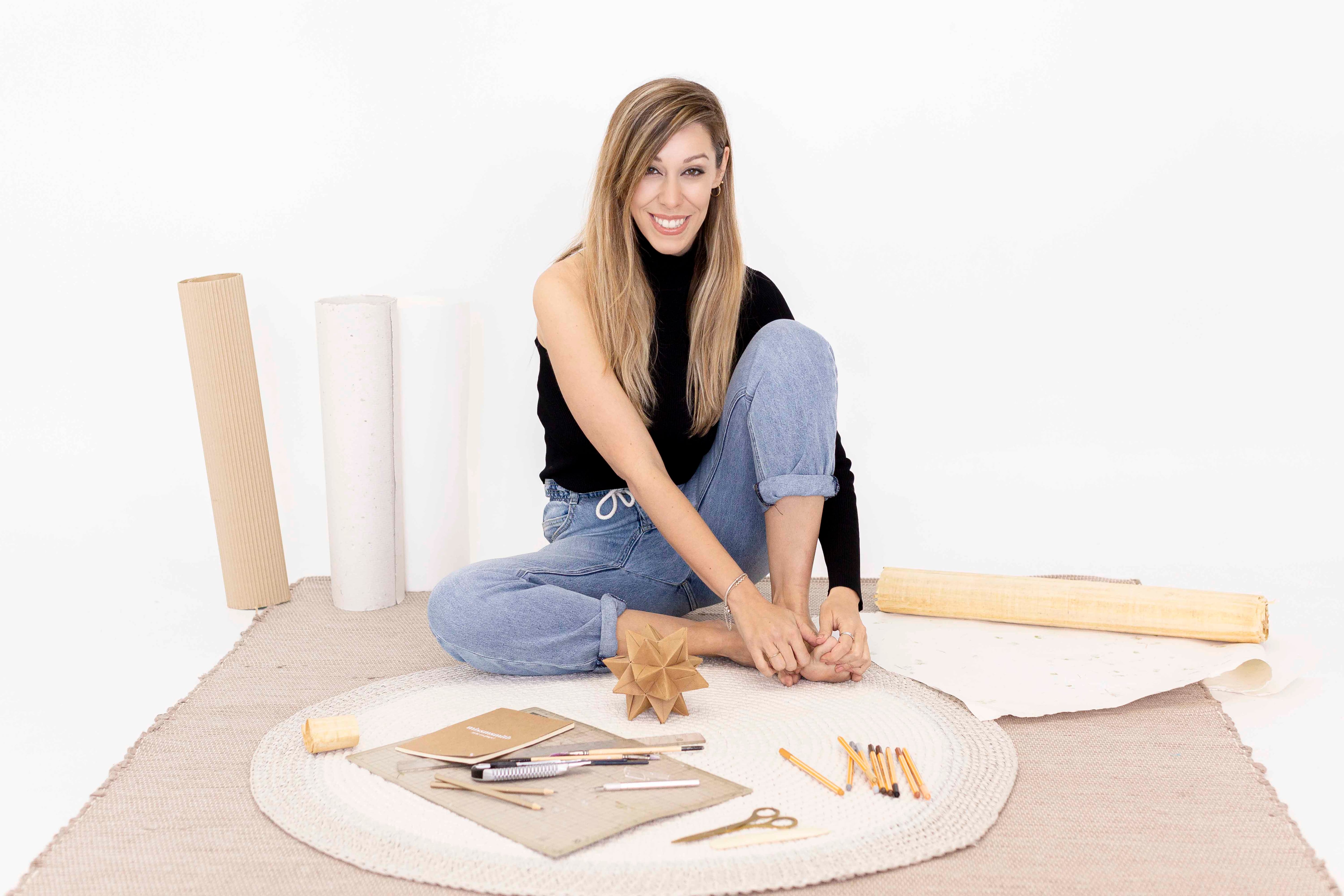 Arte en papel que conquista a las grandes marcas de lujo y moda