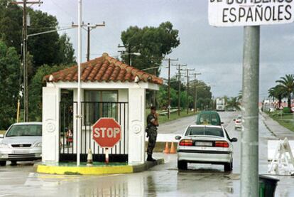 Control de entrada a la base naval de Rota (Cádiz).