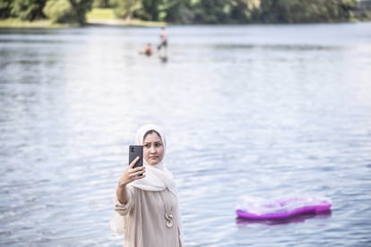 Masomeh Etemadi, en el lago Silbersee.