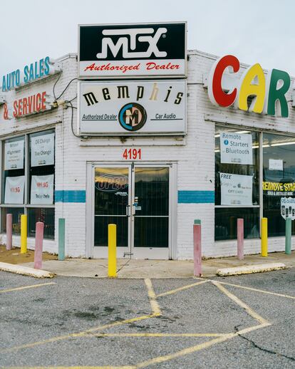 'Autobahn (II), Whitehaven, Memphis’ (2017), del libro ‘Tommy Kha: Half, Full, Quarter’, publicado por Aperture (2023).