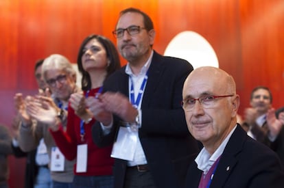 Josep Antoni Duran, a la dreta, amb Ramon Espadaler, al centre, el dia que el primer va presentar la seva dimissió com a líder d'Unió.