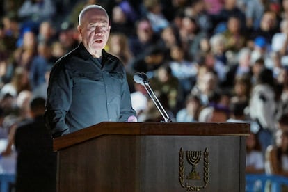 El exministro de Defensa de Israel, Yoav Gallant, el 31 de octubre durante un acto en una base militar cerca de la localidad israelí de Mitzpe Ramon.