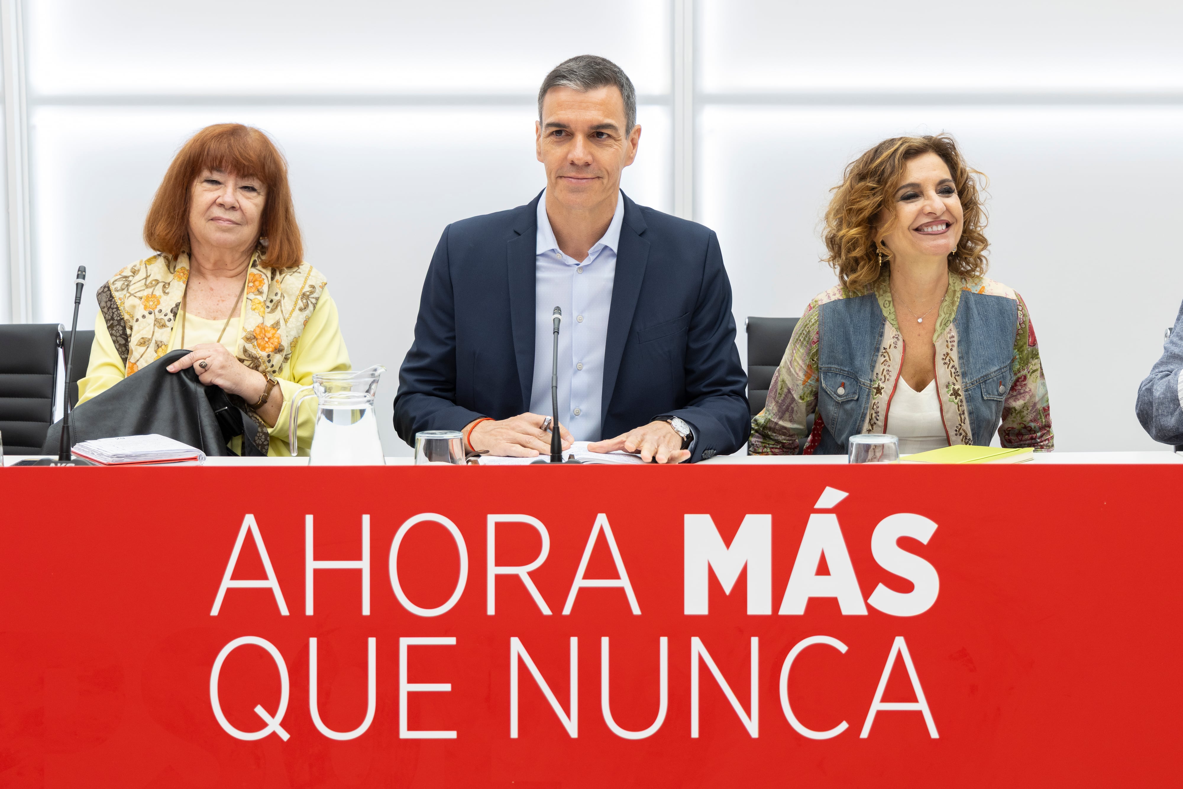 Sánchez cuestiona ante su cúpula el trato de la justicia al PSOE
