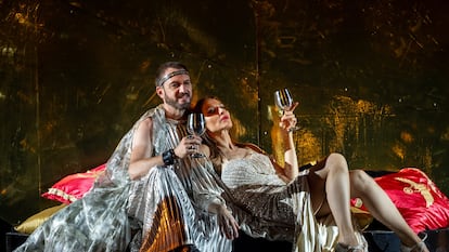 Natalia Millán y Alex O'Dogherty, en 'Cleopatra enamorada'.