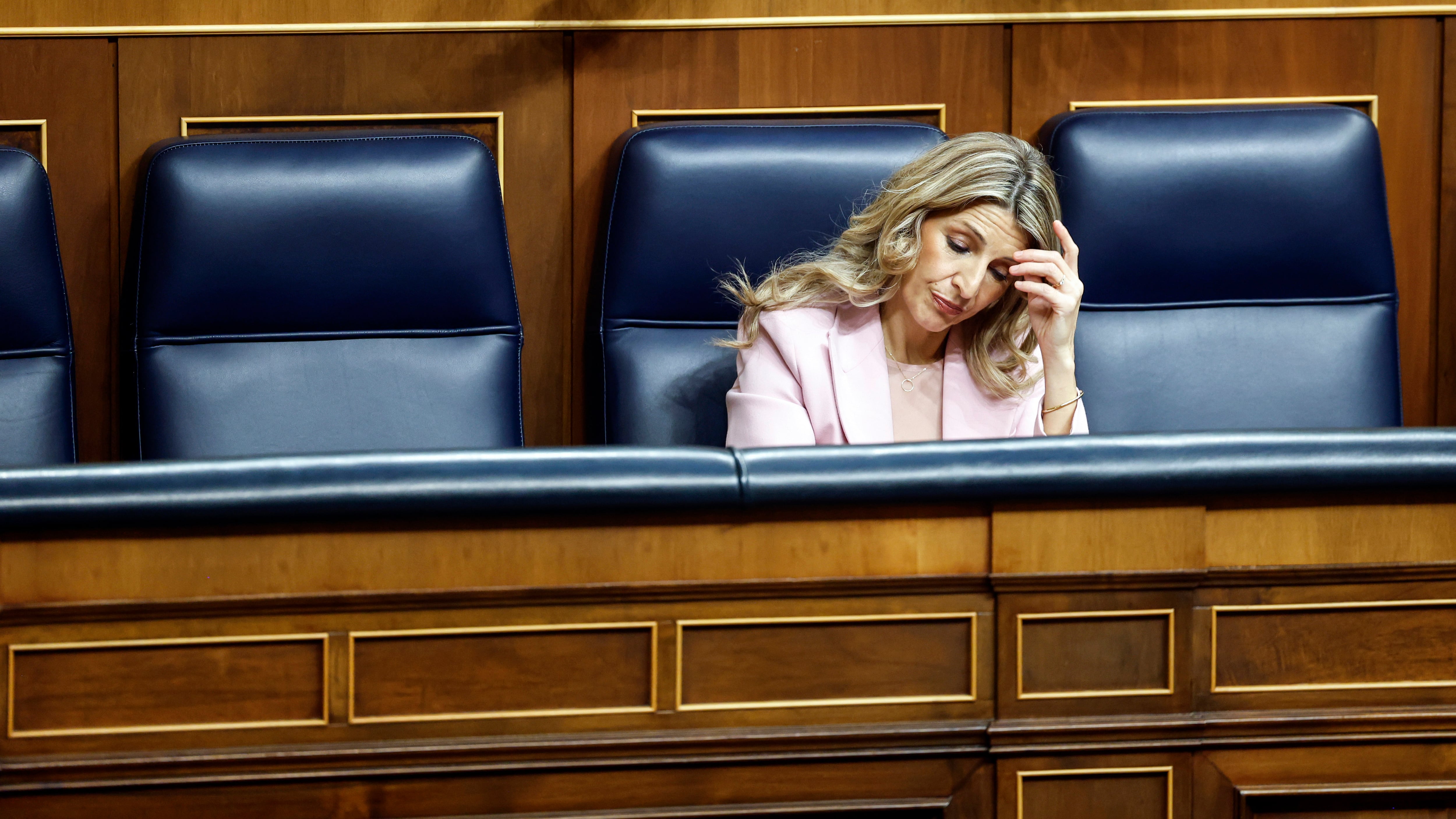 La vicepresidenta segunda del Gobierno y ministra de Trabajo, Yolanda Díaz, en su escaño en el Congreso de los Diputados. 