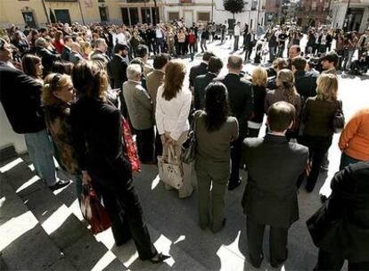 Concentración con cinco minutos de silencio organizada hoy en San Sebastián de los Reyes.