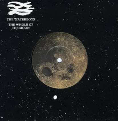 Carátula del sencillo 'The whole of the moon' del grupo The Waterboys.
