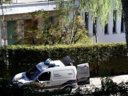 La polic&iacute;a registr&oacute; el lunes el domicilio de &Aacute;ngel de Cabo en la urbanizaci&oacute;n valenciana de El Bosque, donde requis&oacute; material que podr&iacute;a aclarar el &lsquo;caso Marsans&rsquo;.