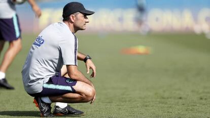 Ernesto Valverde, en un entrenamiento del Barcelona. 