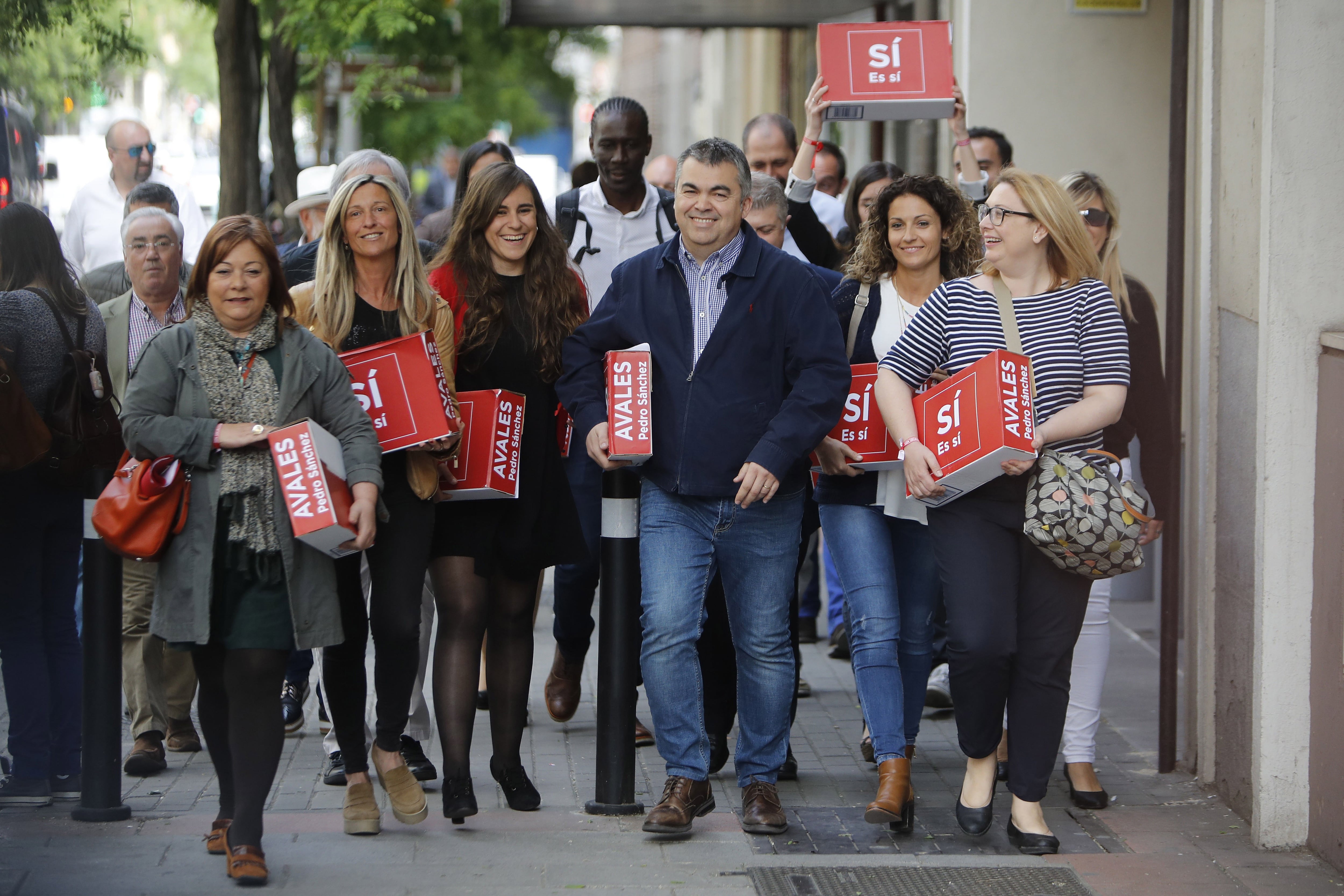 Manipulación, celos y traiciones: así fue la relación entre Cerdán, Ábalos y Koldo, el triángulo que corroe al PSOE 