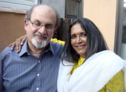 El escritor Salman Rushdie y la cineasta Deepa Mehta.