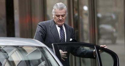 Luis Bárcenas sale de la Audiencia Nacional.