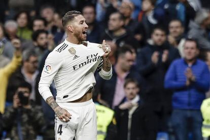 Sergio Ramos  celebra su gol ante el Valladolid.