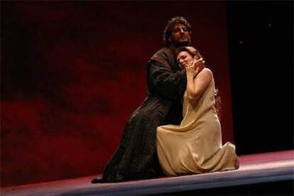 José Cura y Krassimira Stoyannova, en <i>Otello.</i>