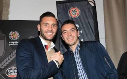 Lucas P&eacute;rez, del Deportivo, y Iago Aspas, del Celta, durante un acto promocional.