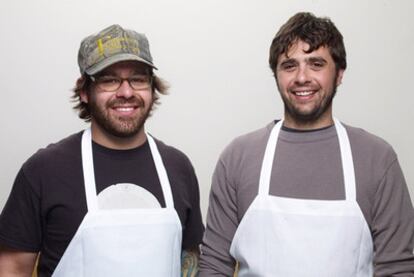 Los cocineros Vinny Dotolo, a la izquierda, y John Shook.