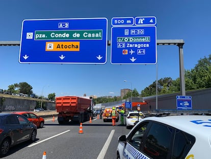 Lugar del accidente que le ha costado la vida a un repartidor de comida de 51 años en la autovía A-3.