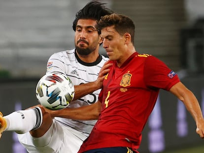 Pau Torres y Emre Can se disputan el balón durante el partido Alemania - España de la Liga de Naciones, el pasado 3 de septiembre de 2020 en el Mercedes-Benz Arena.