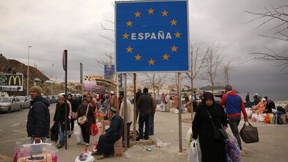 Ambiente en la frontera entre Ceuta y Marruecos, en enero de 2023.