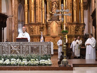  El arzobispo de Buenos Aires y cardenal Primado de la Argentina, Mario Poli, oficia una misa en la Catedral Metropolitana, el pasado mes de noviembre.