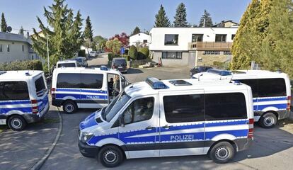 Furgones de la policía alemana.