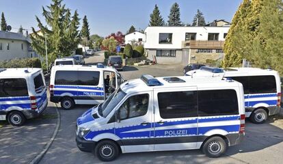 Furgones de la polic&iacute;a alemana.