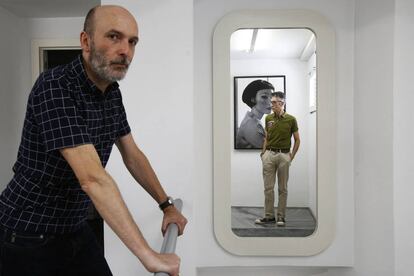 Los galeristas Luis Valverde, en primer término, y José Martínez.