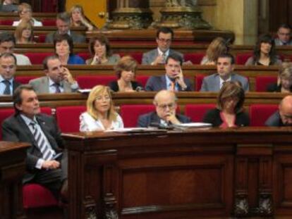 El presidente de la Generalitat, Artur Mas, y sus consellers, durante la sesión.