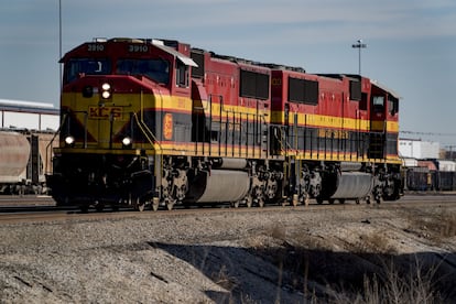 Una locomotroa de la empresa Kansas City Southern, en la ciudad de Kansas (EE UU), en una imagen de archivo.