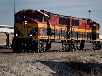 Una locomotroa de la empresa Kansas City Southern, en la ciudad de Kansas (EE UU), en una imagen de archivo.