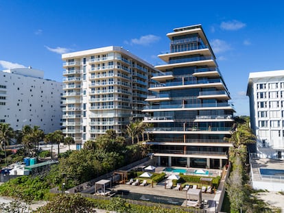 Apartamentos de lujo en primera línea de playa en Miami, Florida, en enero pasado.