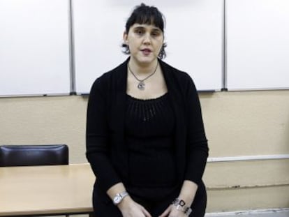 Inmaculada, profesora ciega de la Escuela Oficial de Idiomas de Madrid, denuncia que no la han puesto profesor de apoyo.