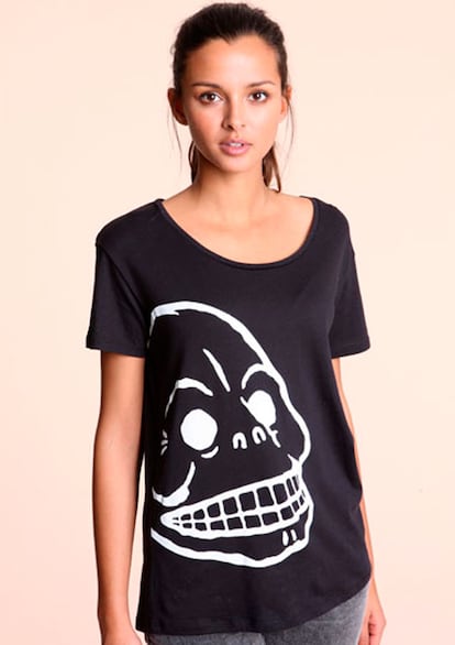 Camiseta con print de calavera, de Urban Outfitters. Precio: 22 €