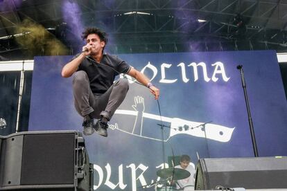 Diego Ibáñez, cantante de Carolina Durante, durante la actuación del grupo en el Sonorama (Aranda de Duero, Burgos) el pasado 10 de agosto.